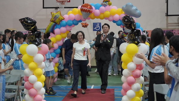 第80屆畢業典禮花絮-畢業生進場