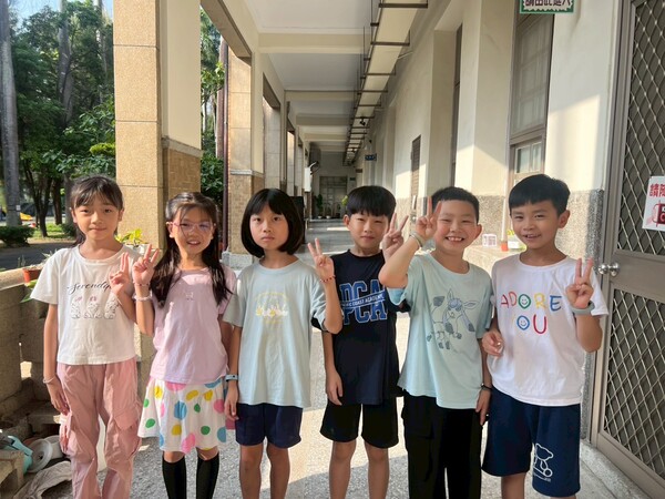 302 林辰翰 蔡智宇 鐘執水 郭媛菲 陳楷心 郭姵辰圖片