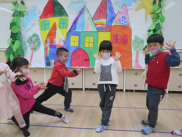 2021-01-08 幼兒園太陽寶貝～顏色魔法師圖片(另開新視窗)