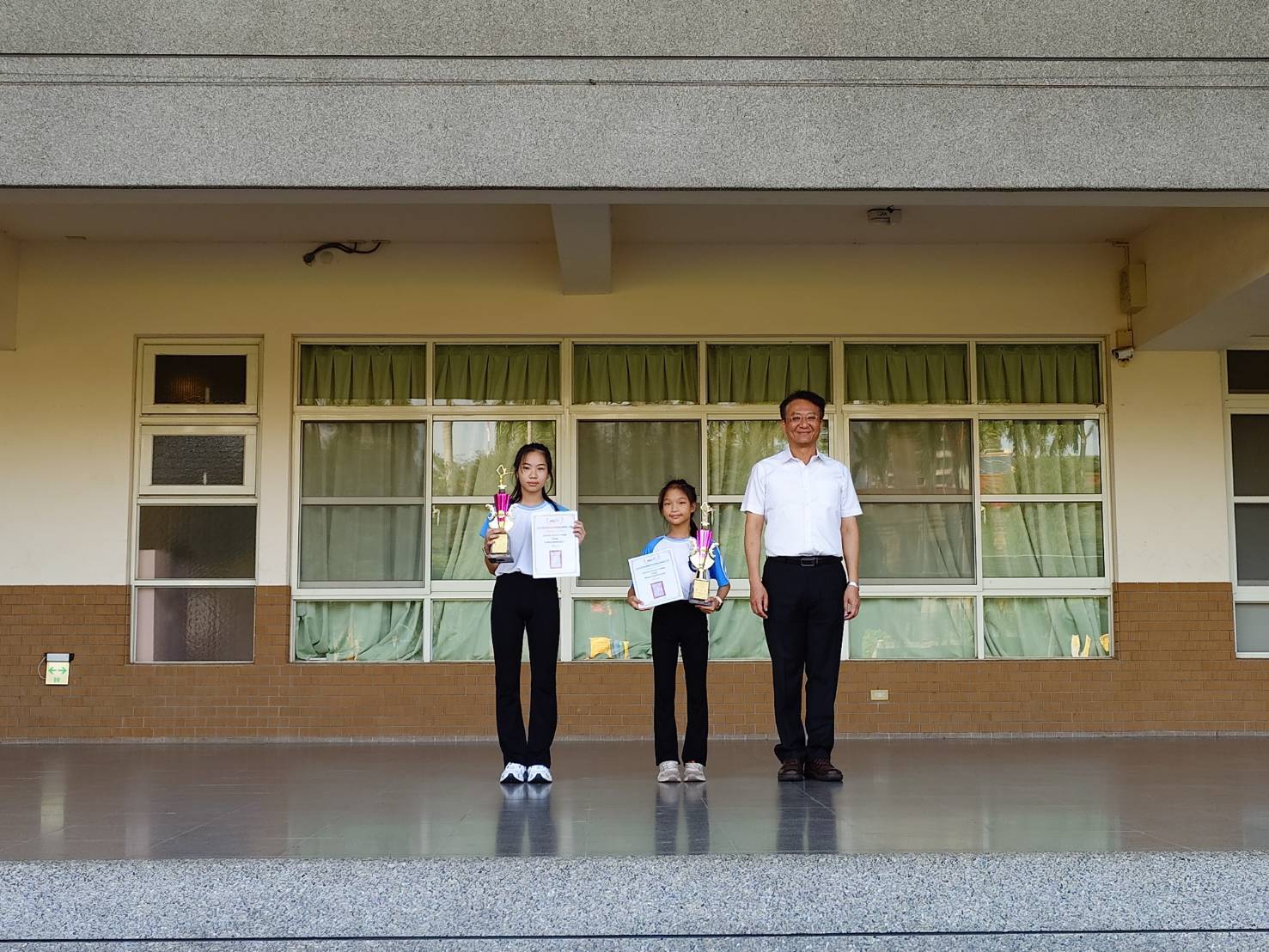 5年6班 王昀庭榮獲五年級組第二名、 6年2班何書妘榮獲六年級組第三名圖片