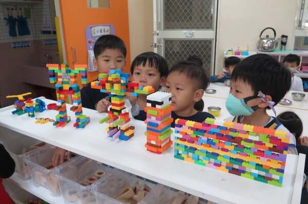 2021-03-05 幼兒園星星寶貝～創意積木圖片(另開新視窗)