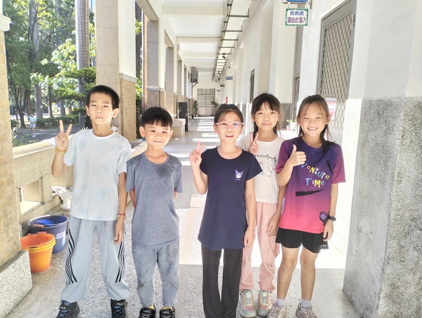 302 畢振頡 林彥辰 陳楷心 郭姵辰  陳衫妮圖片