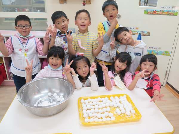 2021-02-25 幼兒園寶貝～體驗滾元宵圖片(另開新視窗)