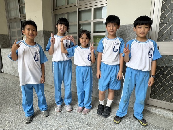 班上這五名小朋友，開學至今，晨間打掃認真負責，值得表揚。