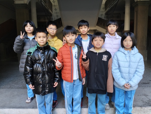 303 蔡承睿/劉衍億/蕭辰言/羅文舒/翁逸軒/楊淯禾/朱耘央/陳語柔圖片