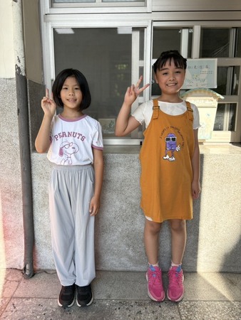 打掃時間除了自己負責的工作，做完後還主動幫忙其他同學打掃。