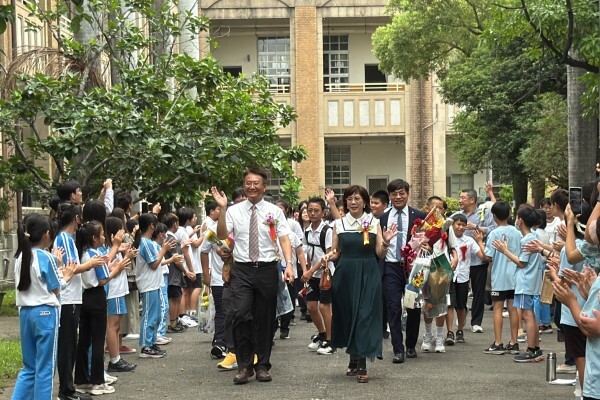 歡送畢業生(另開新視窗)