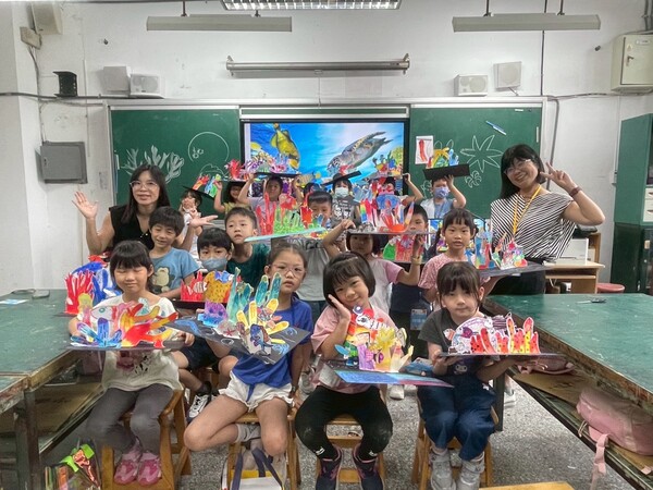 美術班藝術體驗創藝營(另開新視窗)