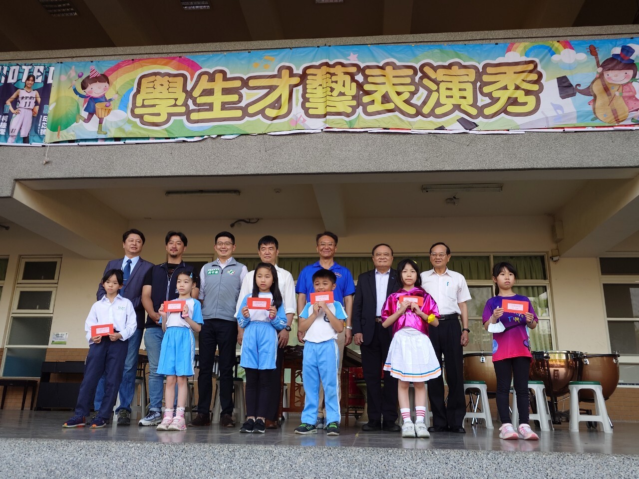 113年度第六屆校友會優秀學生獎學金頒發圖片